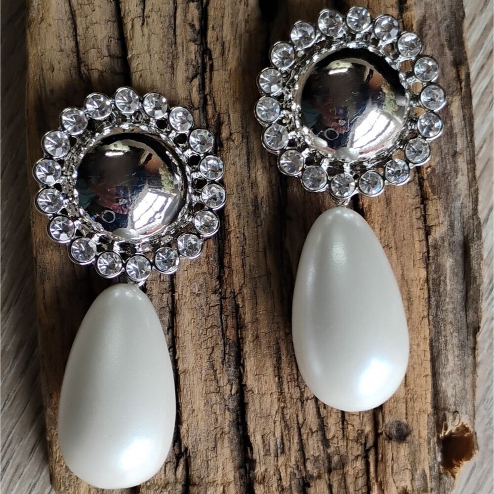 Vintage Faux Pearl Tear Drop Earrings Pierced Rhinestone Accents 2.5"